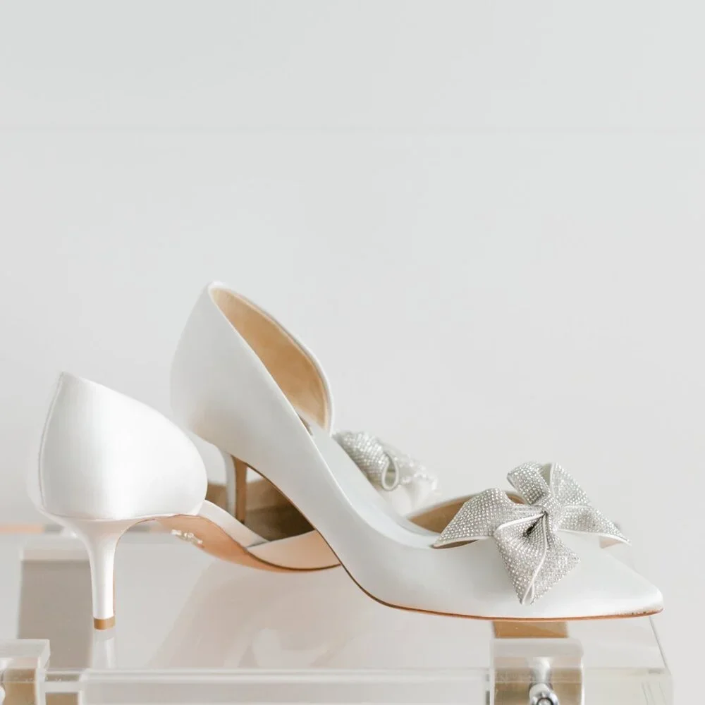Badgley Mischka Meilani White Satin 7 Women's Classic Bridal Heels Bow Kitten - Picture 9 of 15